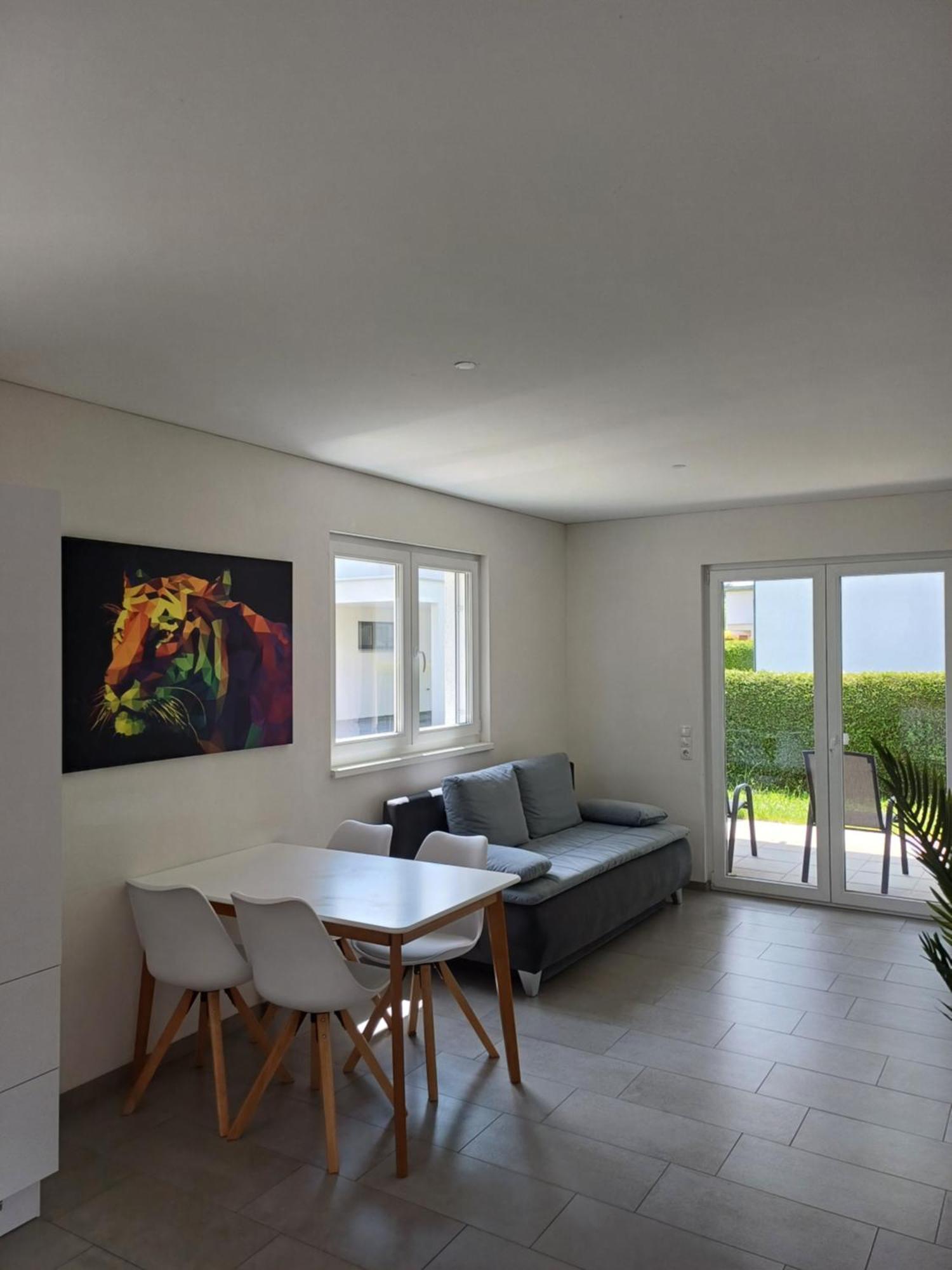Crown Living Design Apartment - Gratis Parkplatz - Wlan - Kueche - Self Check-In Altach Exterior photo